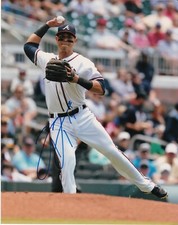 RIO RUIZ  ATLANTA BRAVES   ACTION SIGNED 8x10