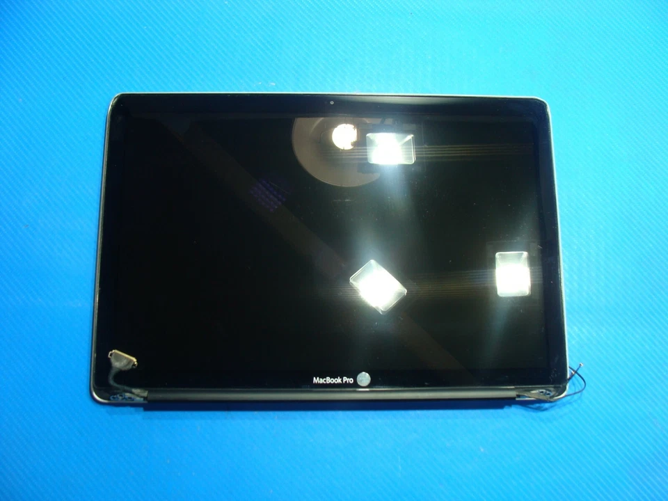 MacBook Pro A1286 15" Early 2010 MC371LL/A Glossy LCD Screen Assembly 661-5483 - Image 2 of 4