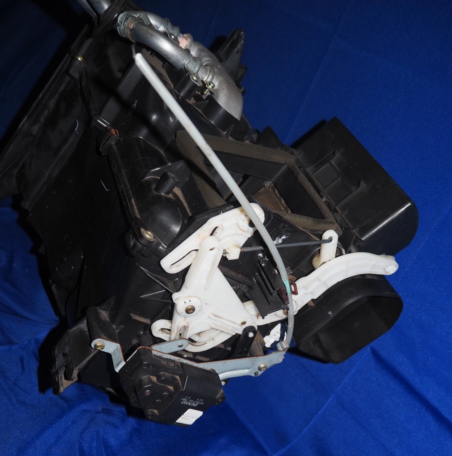 20022004 Toyota AC Evaporator Heater Core Box Assembly OEM W