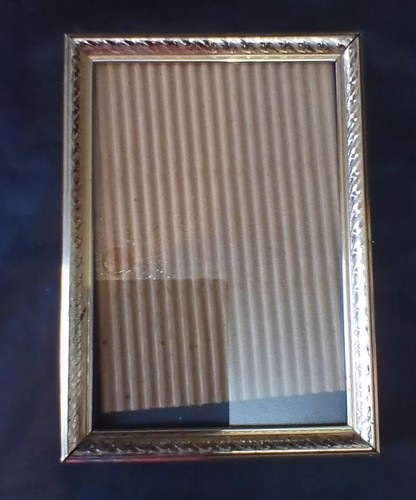 Vintage Ornate Gold Metal Photo Frame 5" X 7" Black Back Easel & Hanging - Picture 9 of 10