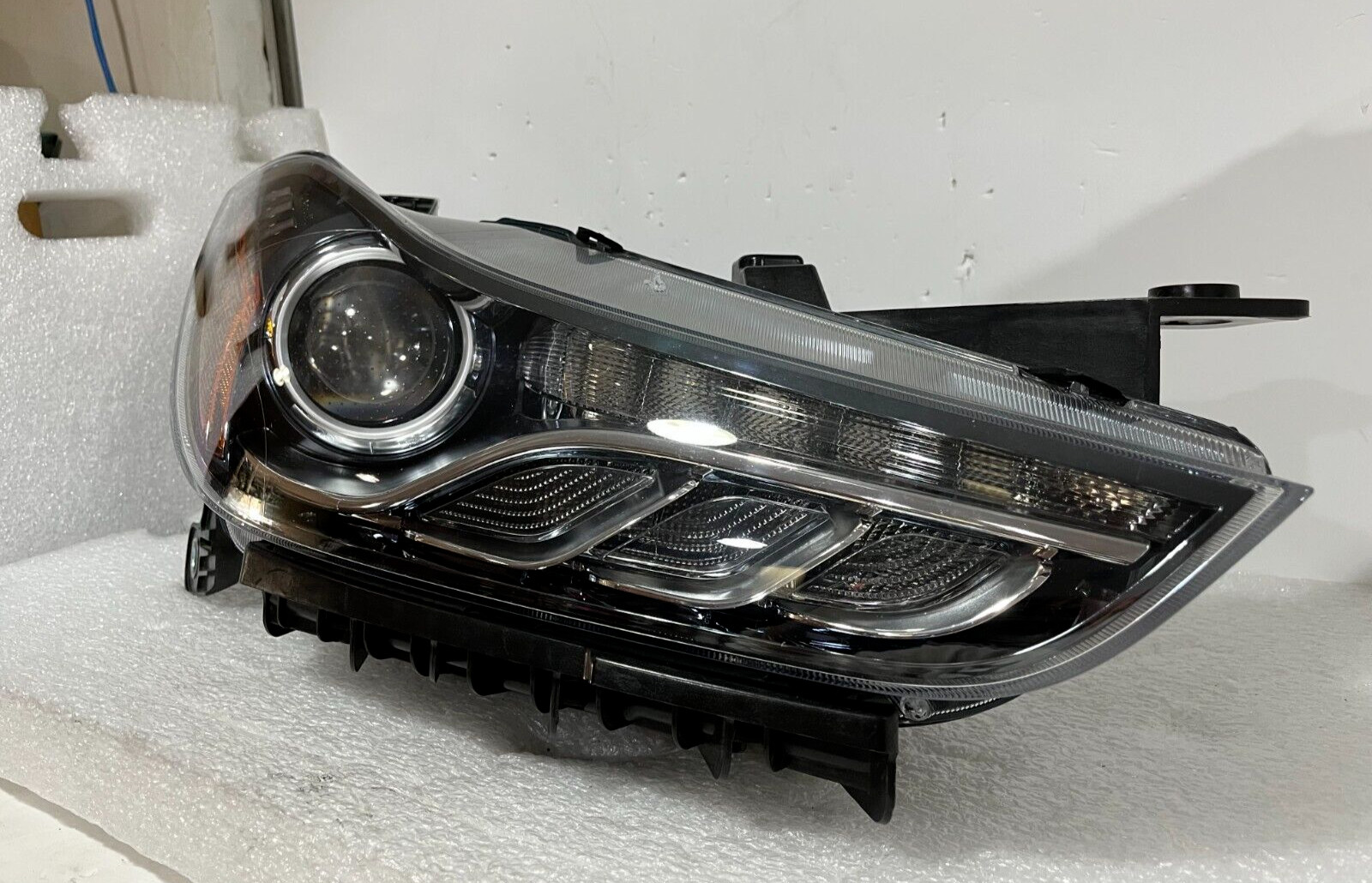2014-2017 MASERATI GHIBLI RIGHT PASSANGER XENON HEADLIGHT COMPLETE OEM 670005473