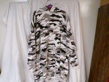 CAMOUFLAGE HOODED PULL OVER BLANKET BY COMFY