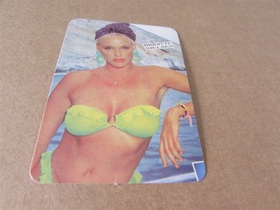 BRIGITTE NIELSEN GRÜNES BIKINI OBERTEIL SEXY UNBENUTZT KALENDERKARTE AUS PORTUGAL