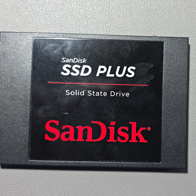 SanDisk SSD Plus 240GB 2,5 Zoll SATA 6Gb/s interne SSD SDSSDA-240G