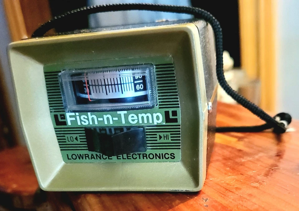Antiguo buscador de peces electrónico temperatura y profundidad Fish-n-Temp sin usar. Foto 4 de 4