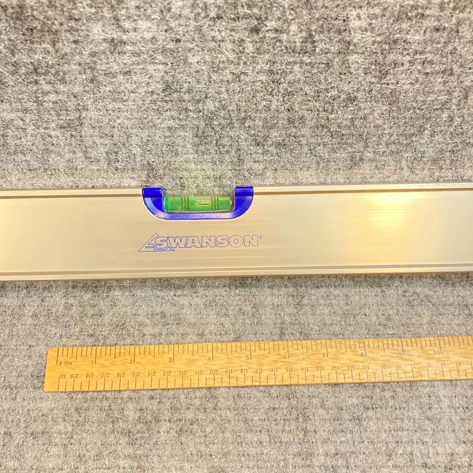 Swanson 48" Spirit Level aluminio ligero Foto 3 de 4