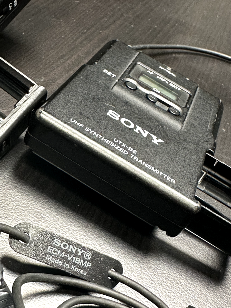 Sony UTX-B2 UHF Synthesized Transmitter URX-P2 UHF Sony UTX-B2 UHF Synthesized Transmitter URX-P2 UHF