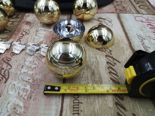 Moet & Chandon table decoration set : Bucket hat form, boules boxes and pin's .. - Picture 9 of 9