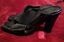 DONALD J. PLINER Black Leather Stretch Crocodile Textured Slip On Heels. 6.5 M.