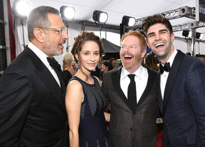 Jeff Goldblum dancer Emilie Livingston Jesse Tyler Ferguson Justin - Old Photo 4