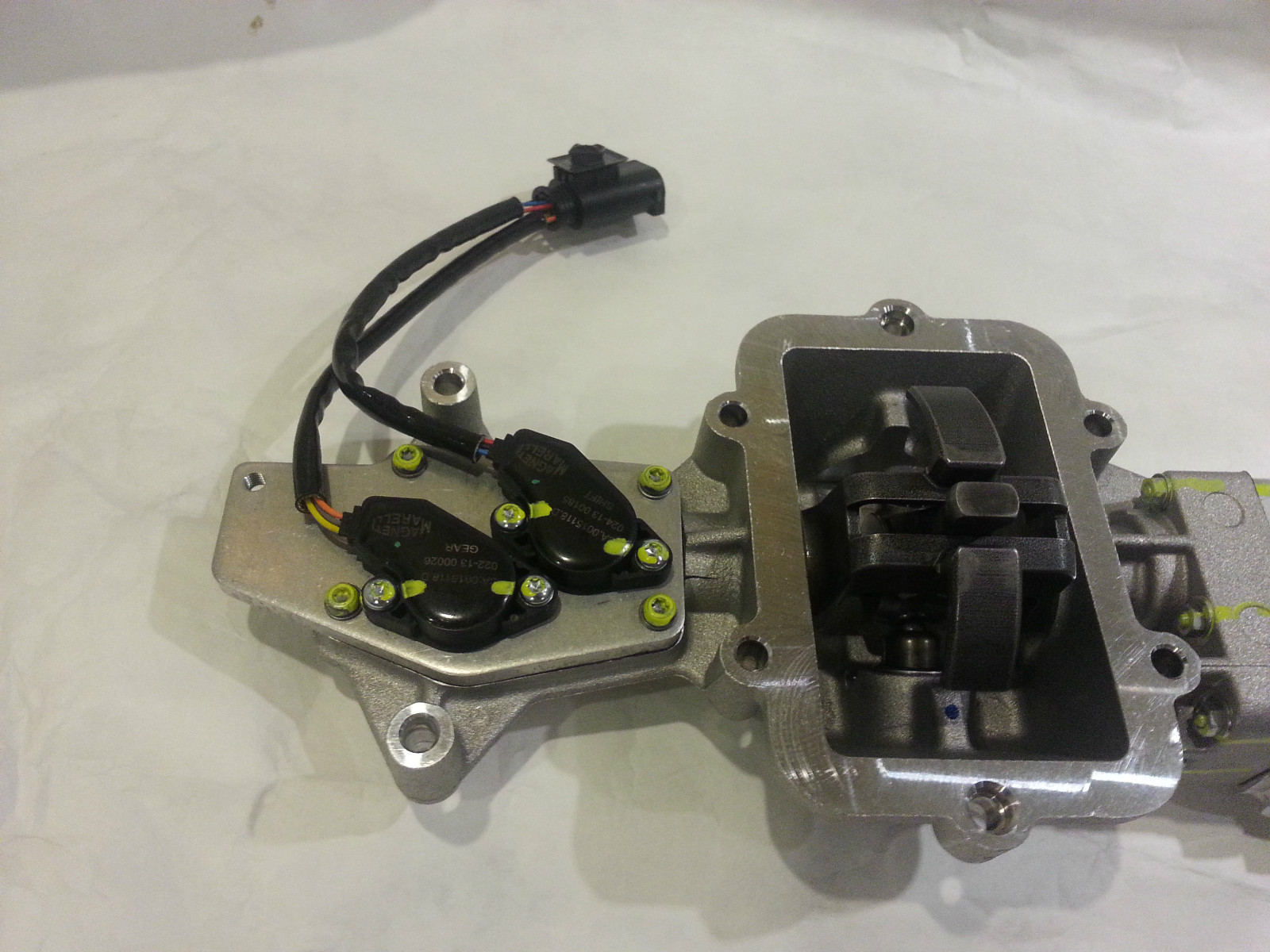 BRAND NEW MASERATI OEM ACTUATOR QUATTROPORTE/COUPE/SPYDER 183064 220244    
