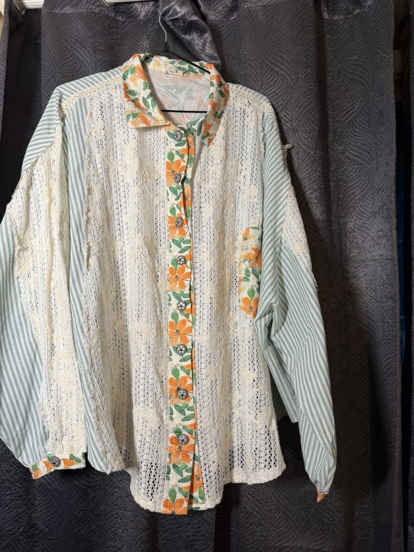 Pol Green, Floral And Lace Button Up Shirt