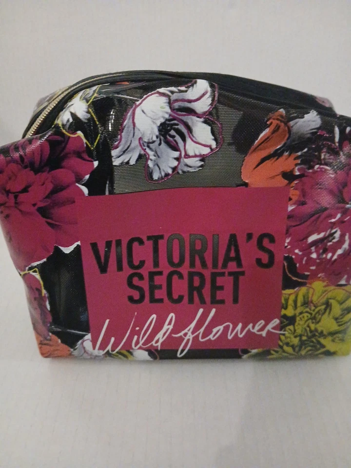 Bolso de Maquillaje/Aseo Victoria Secret Cosmético "BOMBSHELL RUNAWAY" Flor Salvaje Foto 2 de 4