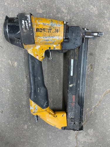 Bostitch Medium Crown Stapler 650S4-1 16 Gauge Staple Gun 1/2" Crown Pneumatic