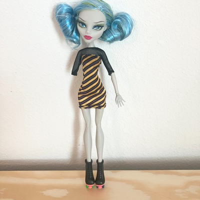 #ad Monster High Skultimate Roller Maze Ghoulia Yelps Doll Mattel 2008 $19.95