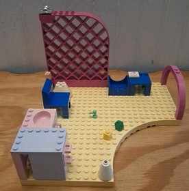 LEGO BELVILLE: Love 'N' Lullabies (5860) Nursery - Incomplete With Mom Baby Bear