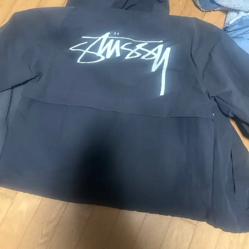 Stussy Beach Shell Windbreaker, Size L, Pre-Owned thumbnail 4