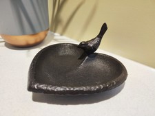 Small 16cm Cast Iron Heart Shaped Garden Bird Bath Feeder Rustic Metal Ornament
