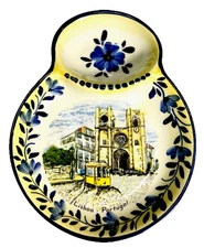 Traditional Lisbon Tram Olive Dish & Pit Holder, Made in Portugal hand-painted