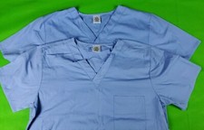Lot of 2 unbranded light blue unisex single breast pocket scrub tops size M