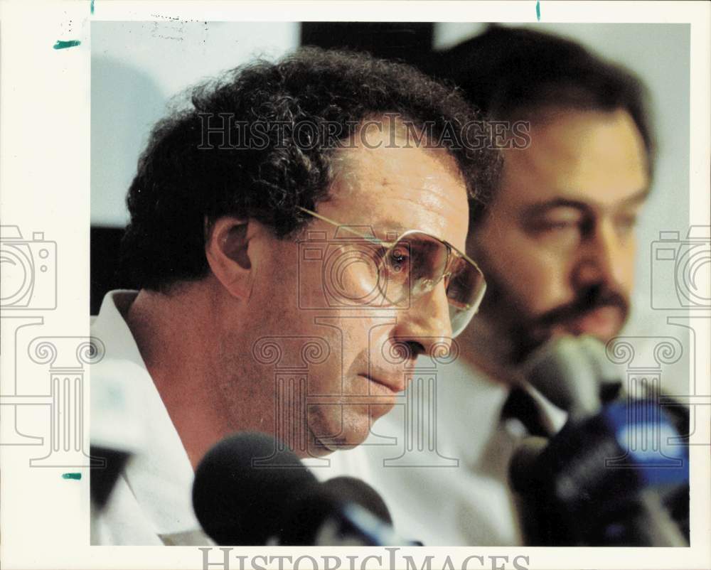 1991 Press Photo Basketball coach Ron Rothstein resigns - lrb03743