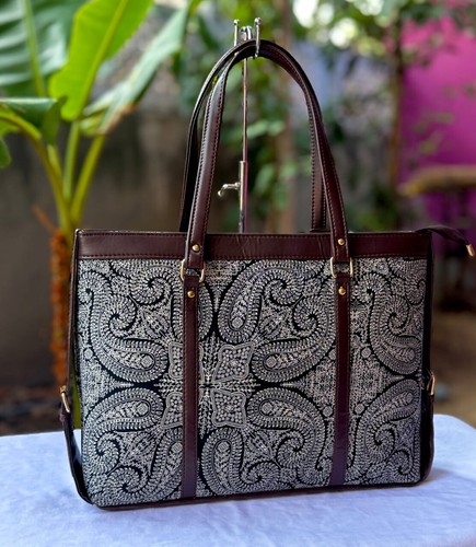 Trendy & Multifunctional Handbags for Women – Stylish & Practical Bags - Picture 9 of 14