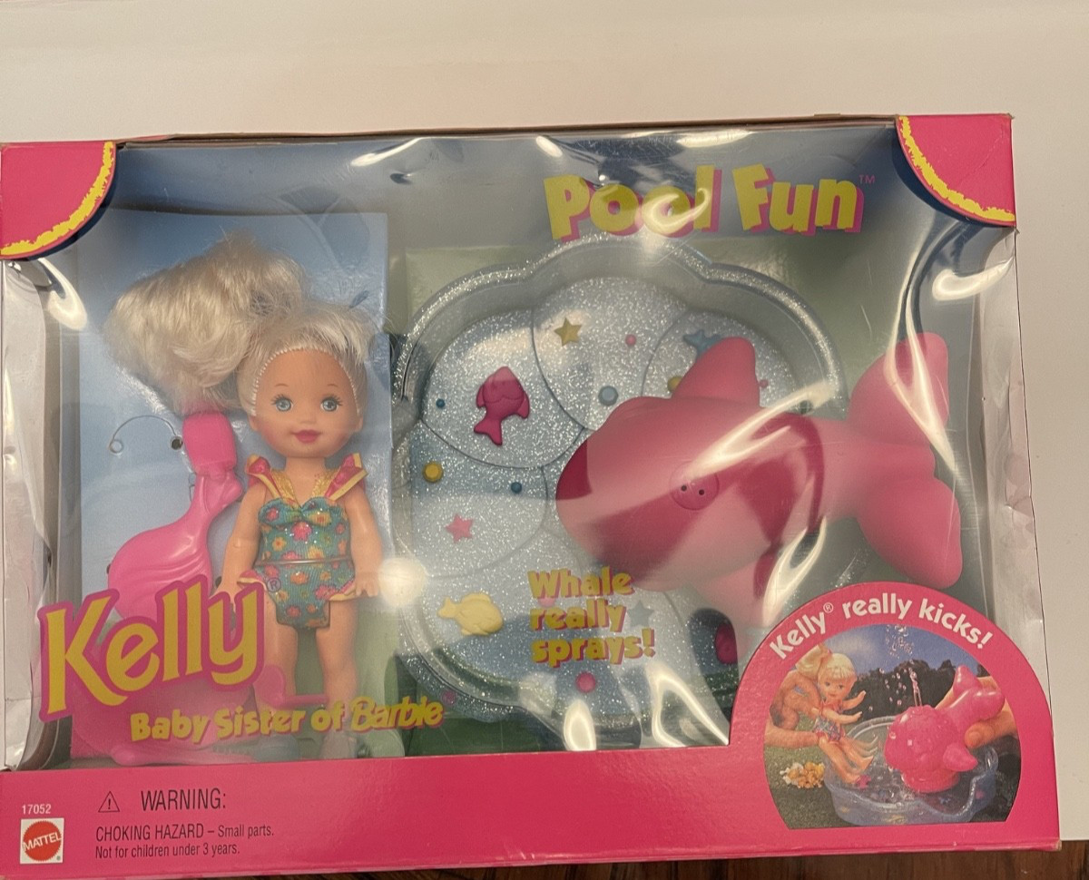 New old Sto 1996 Pool Fun Kelly Baby Sister Barbie Set Whale Squirts Kelly Kicks