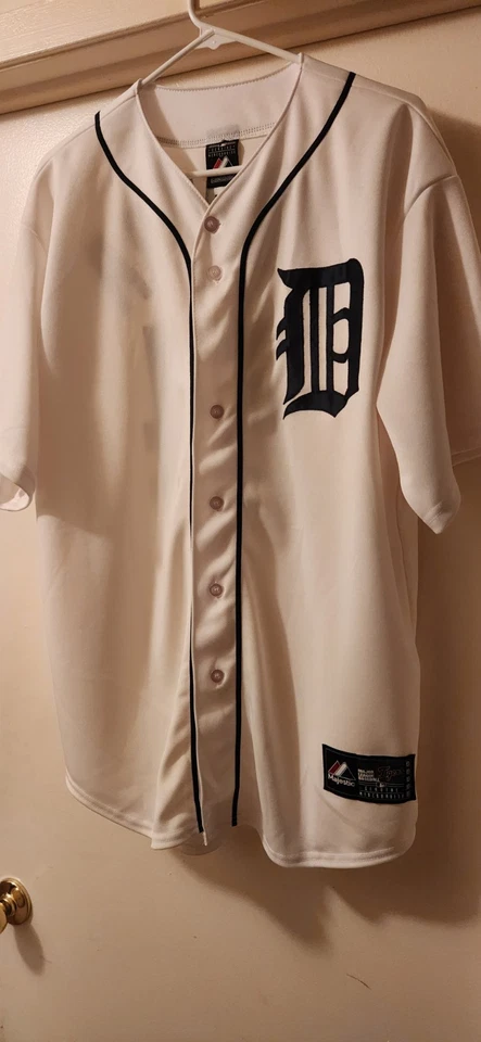 Miguel Cabrera AUTOGRAPHED  JERSEY W/ COA! - Image 4 of 4
