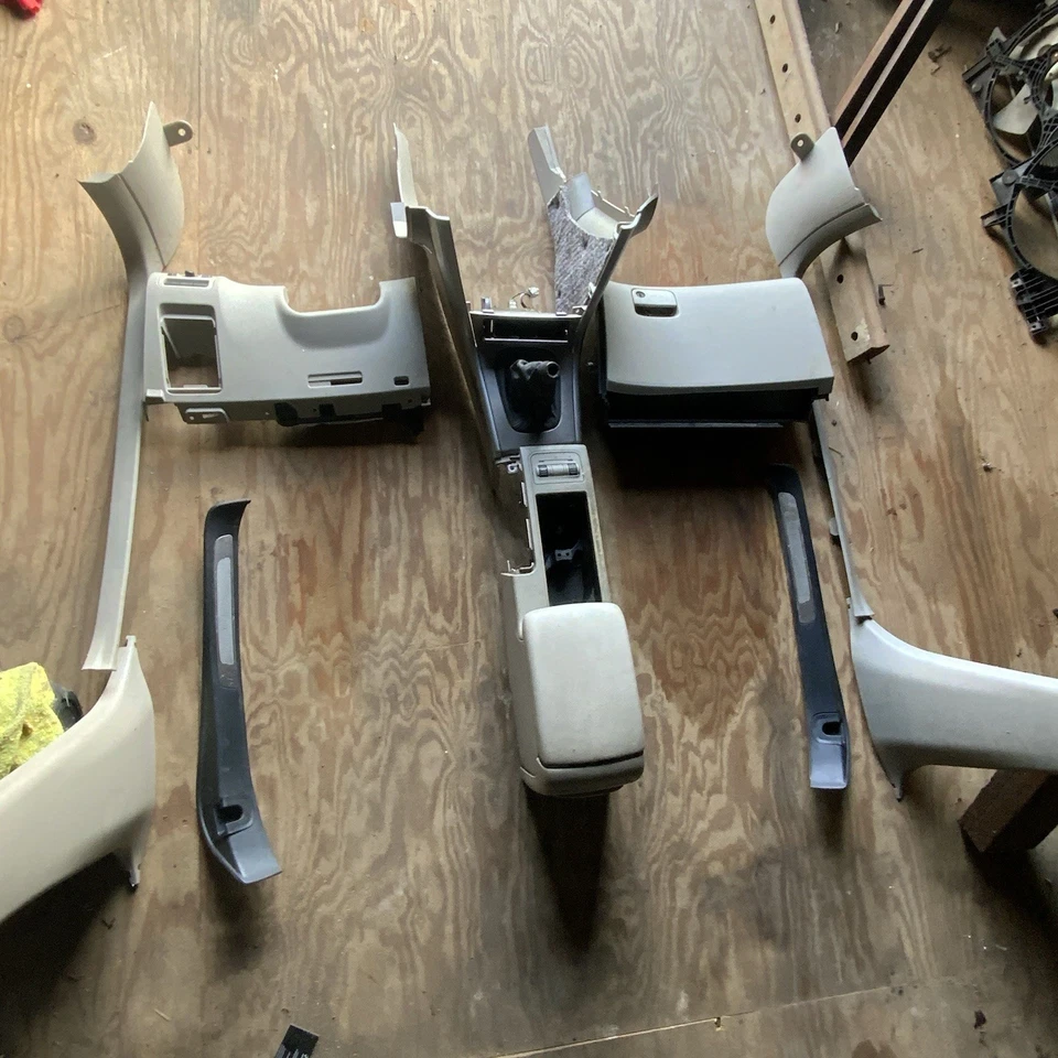 2005 Subaru Legacy Manual Interior Trim Package 5MT - Image 2 of 4