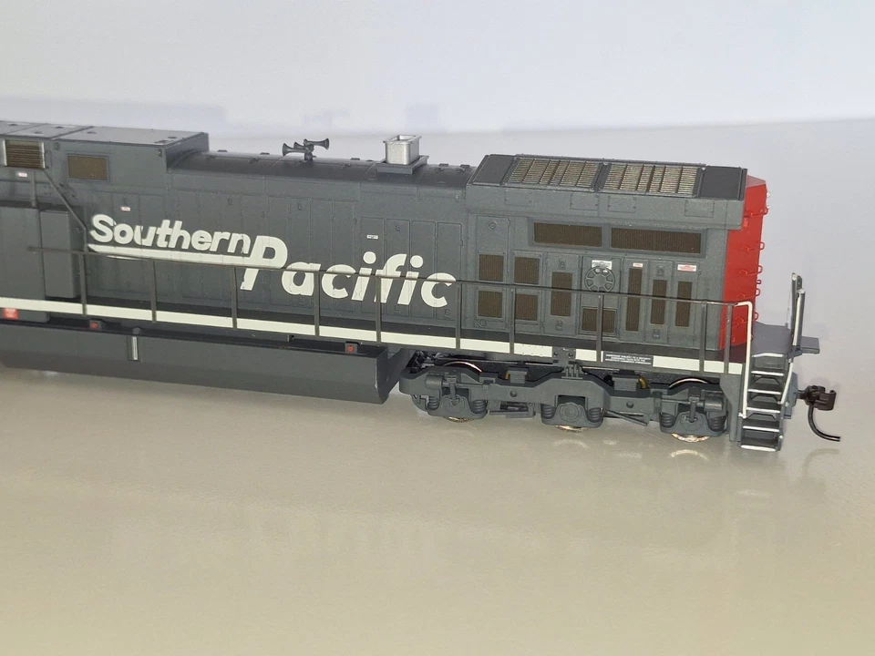 Athearn 7976 DCC Equipped Southern Pacific AC4400 Diesel. Excellent Cond. Boxed - Image 4 of 4