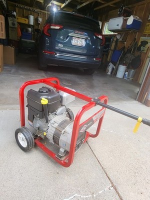 Briggs & Stratton Elite Series Portable Generator 3250W 4550W Gas 120V Red Steel