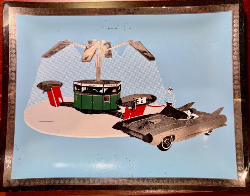 1964 Worlds Fair Sinclair/Bennet "Panetary Service Station" (no chips)