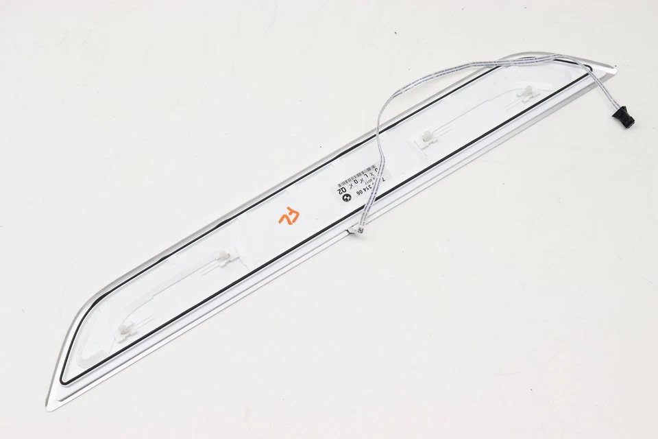 2020-2022 BMW 740I XDRIVE - Front DOOR SILL / Scuff Plate / Light BAR (BMW) - Image 2 of 4