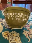 Vintage Pyrex 750ml "Spring Blossom/Crazy Daisy" Green Round Mixing Bowl 401