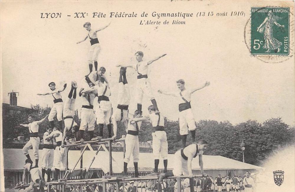 CPA 10 TROYES XXXIV Fete Fédérale Gymnastique Défilé rue de la