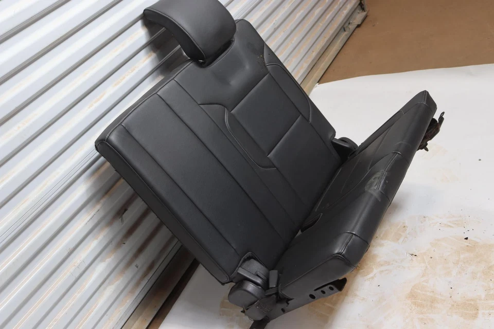 Chevy/GMC SUBURBAN 1500 2015-2016 tercera fila asiento derecho completo OEM Foto 2 de 4