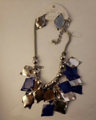 Silver And Blue Necklace unique design light and eye catching design