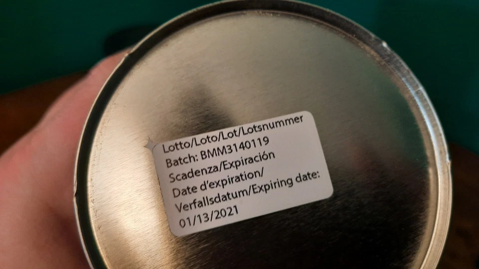 6 raros - 8,8 O.z. Latas metálicas selladas de café molido BIALETTI MILANO Moka 2021 Foto 3 de 4