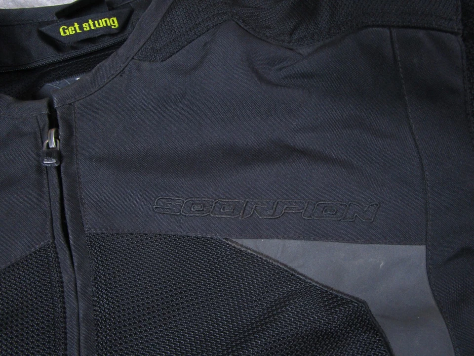 Chaqueta de motocicleta Scorpion para hombre pequeña protección exo esqueleto negra manga larga Foto 3 de 4