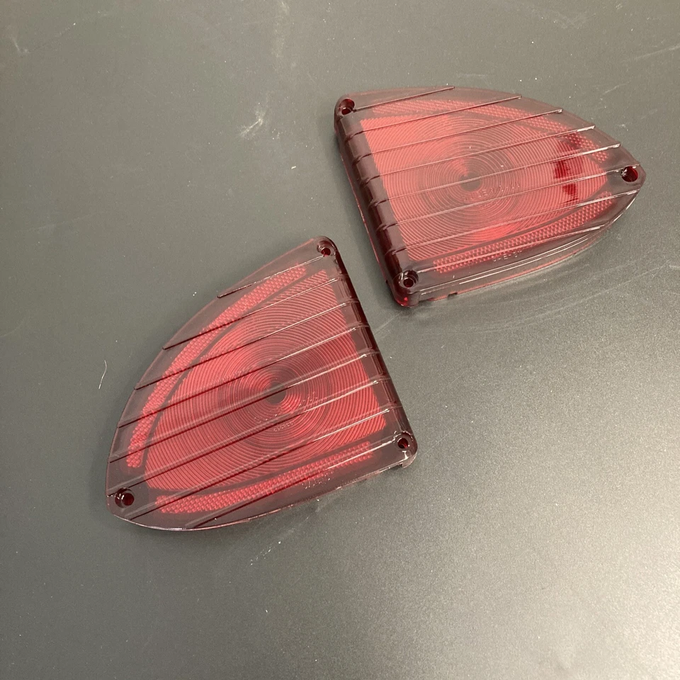 LENTE TRASEIRA PAINEL SUBURBANO CHEVROLET GMC 1960-1966 - Imagem 3 de 3