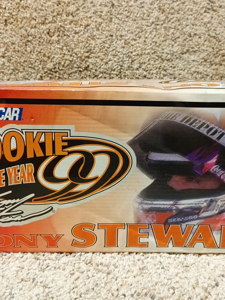 Revell Tony Stewart Home Depot Novato del Año 2000 NASCAR Diecast NUEVO con Certificado de Autenticidad Foto 2 de 4