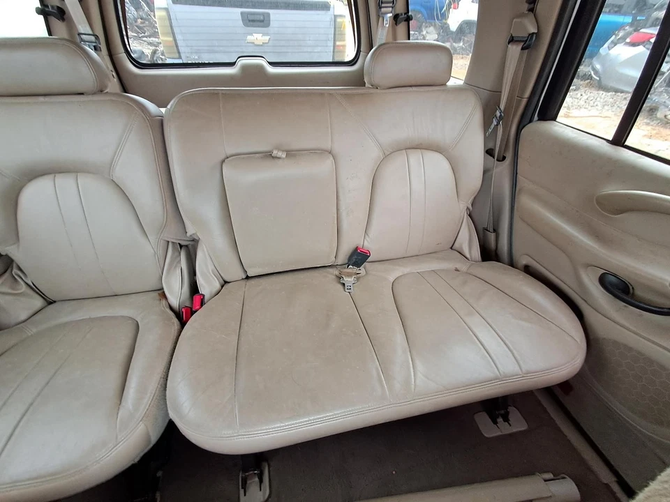 Luz de conducción usada se adapta a: Ford Expedition 2001 parachoques antiniebla montado grado A Foto 4 de 4