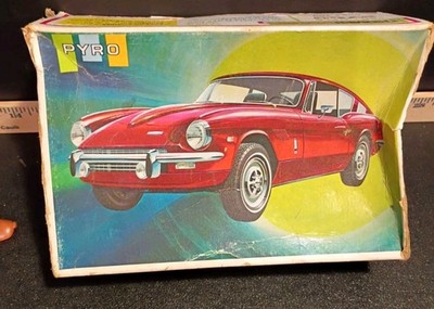 vintage Pyro 1:25 Triumph GT6+ Coupe model C503-200 Open Box Complete 