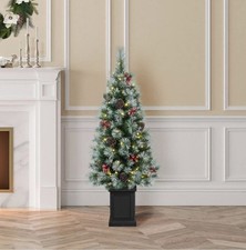 Glitzhome4 ft. Pre-Lit Pine Artificial ChristmasPorch Tree with 80 Lights