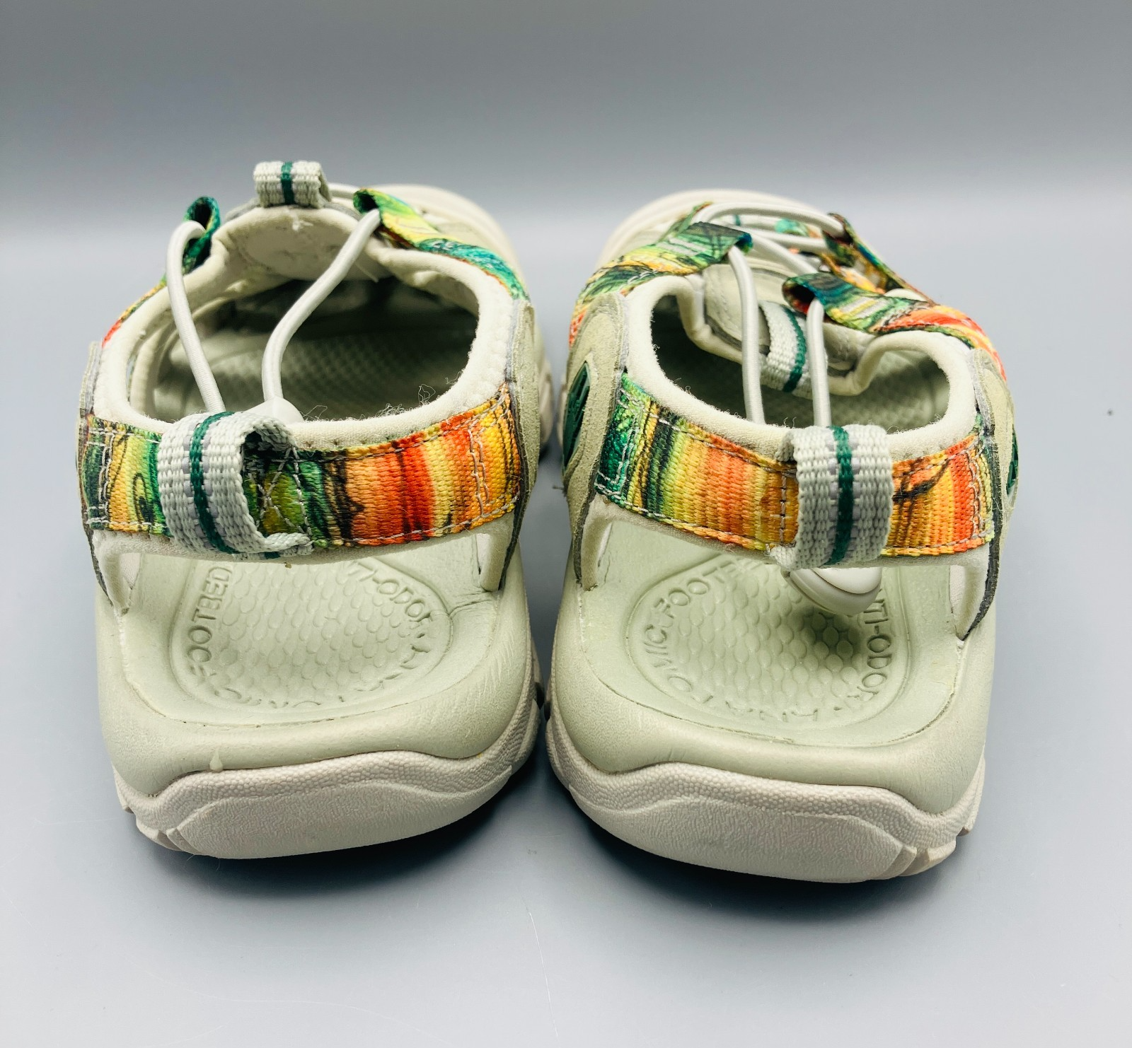 Sandali donna Keen Jerry Garcia Banyan Tree taglia 7 5 punta chiusa Newport retrò