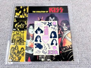 KISS ALIVE 2 (1977 8 Page Booklet & Tattoo Transfers).