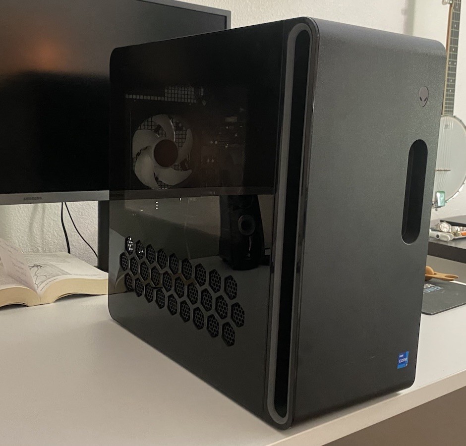 Alienware Aurora R16 Gaming Desktop Intel Core i7 RTX 4070 Super