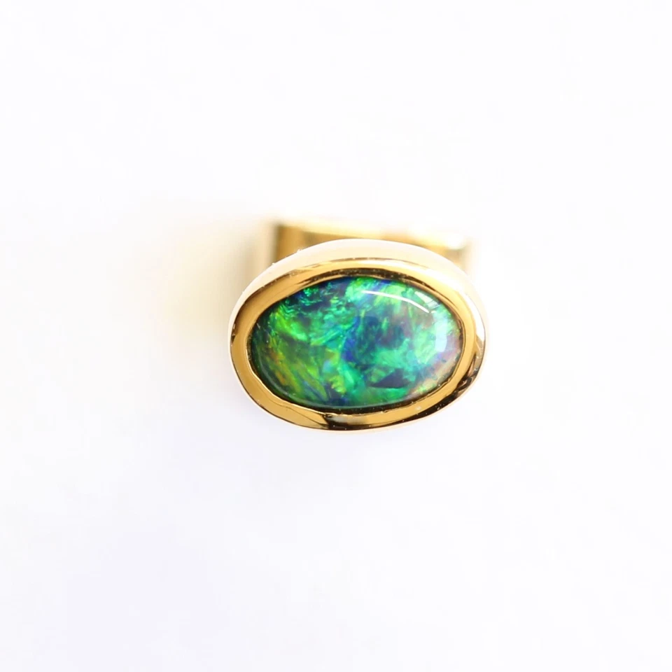 Pendiente de ópalo negro sólido natural oro amarillo de 18 quilates de 18 quilates hecho en Australia Foto 2 de 4