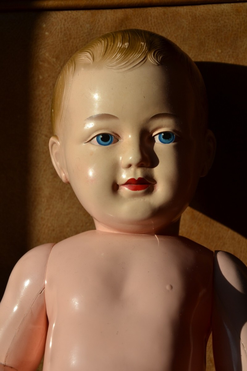 POUPÉE ANCIENNE CELLULOÏD: Rare Maréchal noir de 31 cm. EUR 35,00
