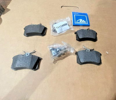 Set Of 4 Rear Brake Pads Renault Megane Scenic